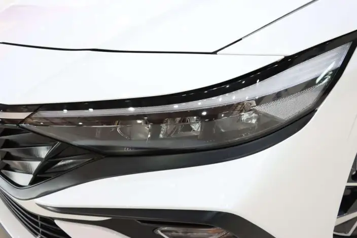 Hyundai Ioniq 2023 Model 1.5L CVT GLX Elite Edition – фото 9