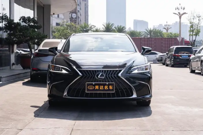 Lexus ES 2022 Model 300h Superior Edition – фото 2