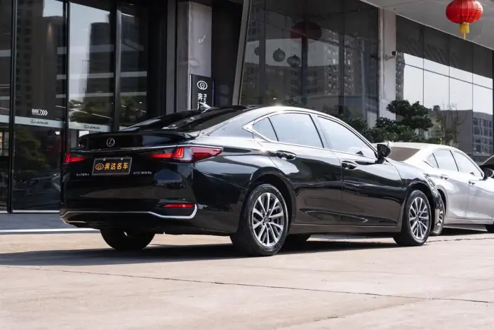 Lexus ES 2022 Model 300h Superior Edition – фото 5