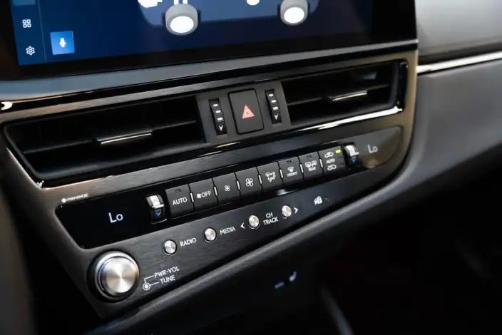 Lexus ES 2022 Model 300h Superior Edition – фото 7