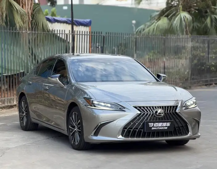 Lexus ES 2022 Model 300h Premium – фото 3