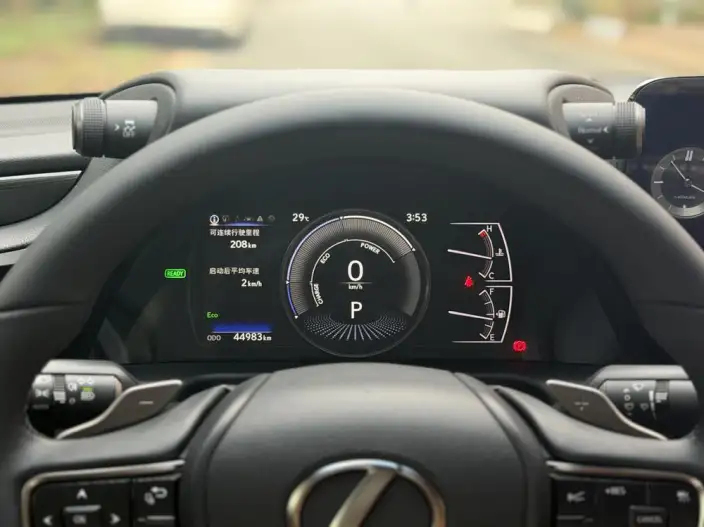 Lexus ES 2022 Model 300h Premium – фото 10