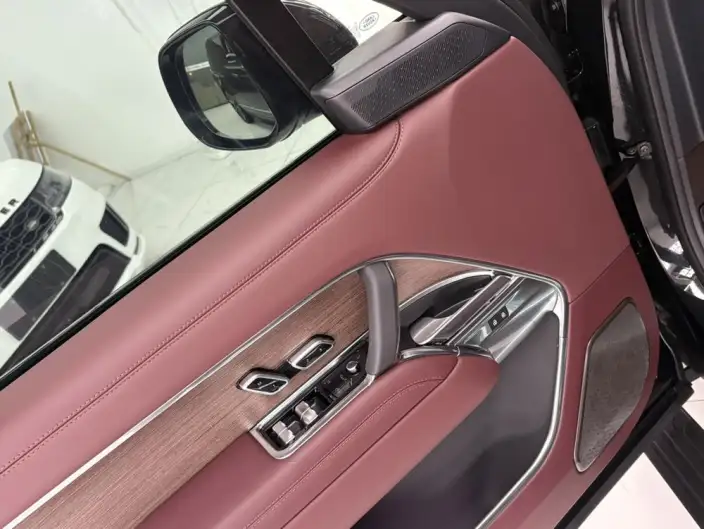 Range Rover 2026 Model 3.0 L6 400PS AB Long axis Edition – фото 6