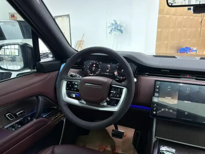 Range Rover 2026 Model 3.0 L6 400PS AB Long axis Edition – фото 8