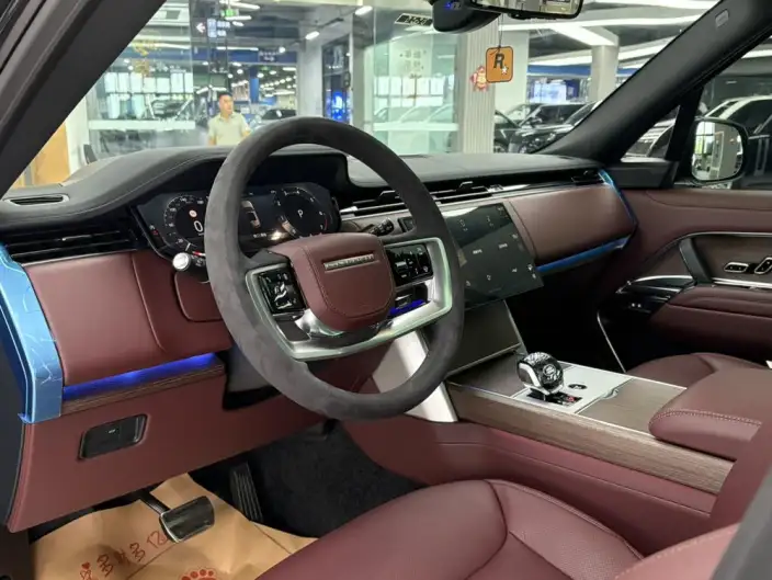 Range Rover 2026 Model 3.0 L6 400PS AB Long axis Edition – фото 10