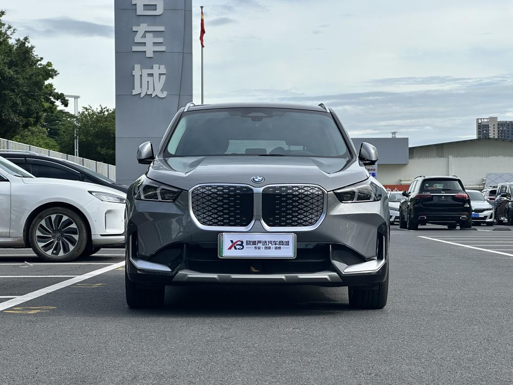 BMW iX 1 2023 xDrive30L X Design Package