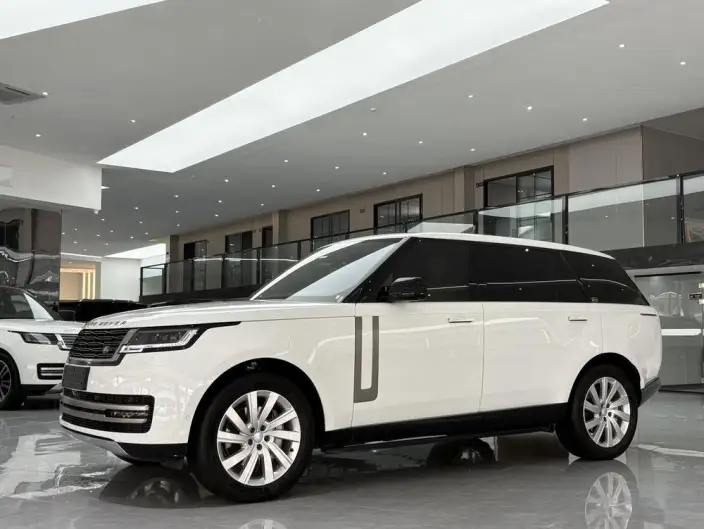 Range Rover 2025 Model 3.0 L6 400PS Shengshi Extended Edition – фото 1