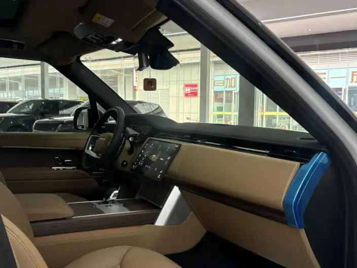 Range Rover 2025 Model 3.0 L6 400PS Shengshi Extended Edition – фото 9