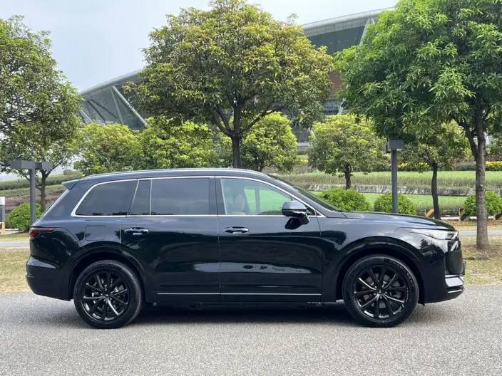 Li Auto ONE 2021 Model Extended Range 6 seat Edition – фото 8