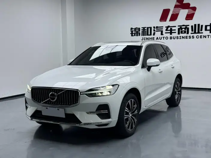 Volvo XC60 2024 Model B5 4WD Smart Range Deluxe Edition – фото 1