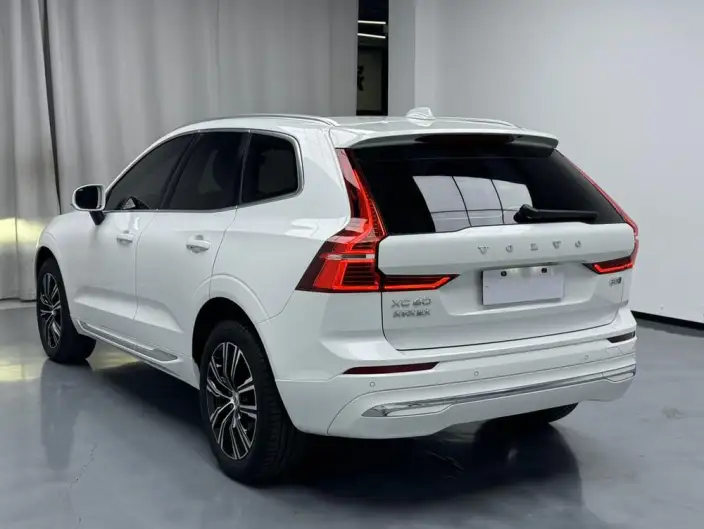 Volvo XC60 2024 Model B5 4WD Smart Range Deluxe Edition – фото 4