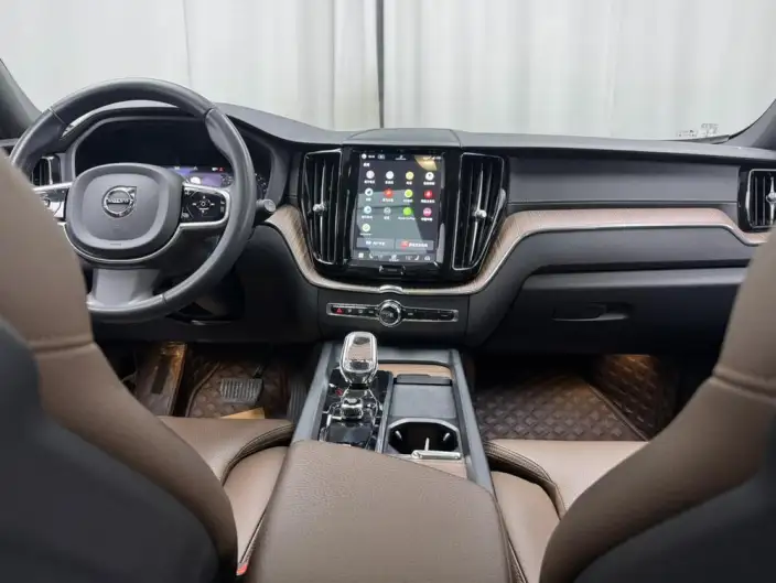 Volvo XC60 2024 Model B5 4WD Smart Range Deluxe Edition – фото 8