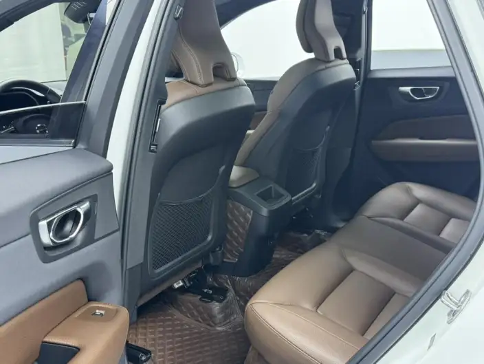 Volvo XC60 2024 Model B5 4WD Smart Range Deluxe Edition – фото 10