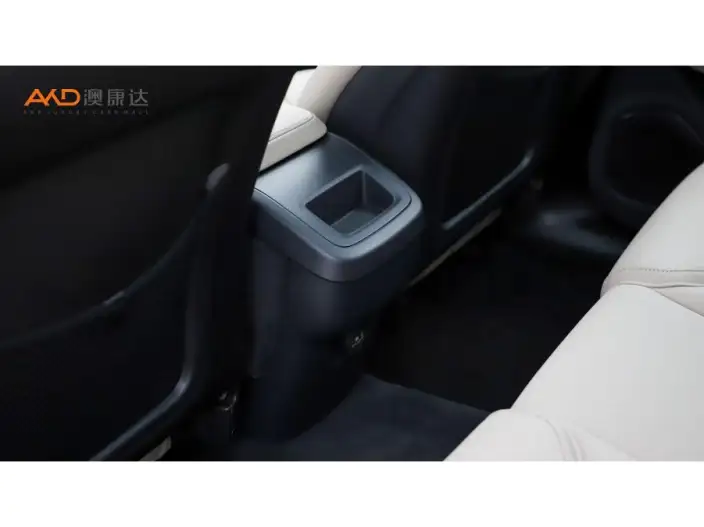Volvo XC60 2026 Model B5 4WD Smart Range Deluxe Edition – фото 5
