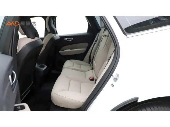 Volvo XC60 2026 Model B5 4WD Smart Range Deluxe Edition – фото 8