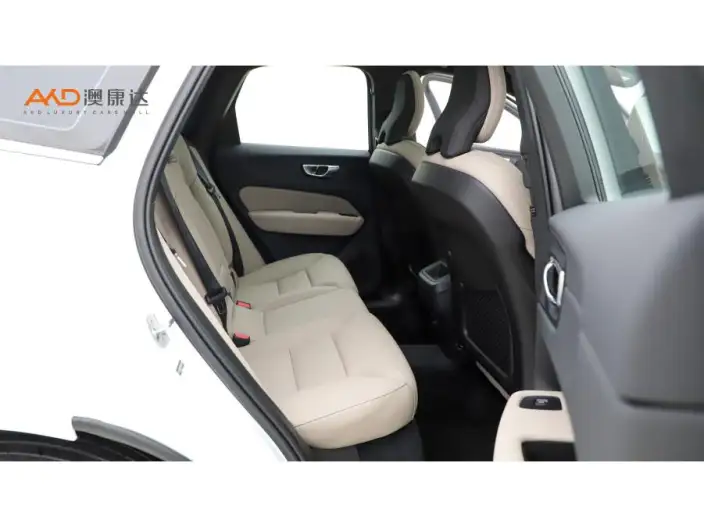 Volvo XC60 2026 Model B5 4WD Smart Range Deluxe Edition – фото 10