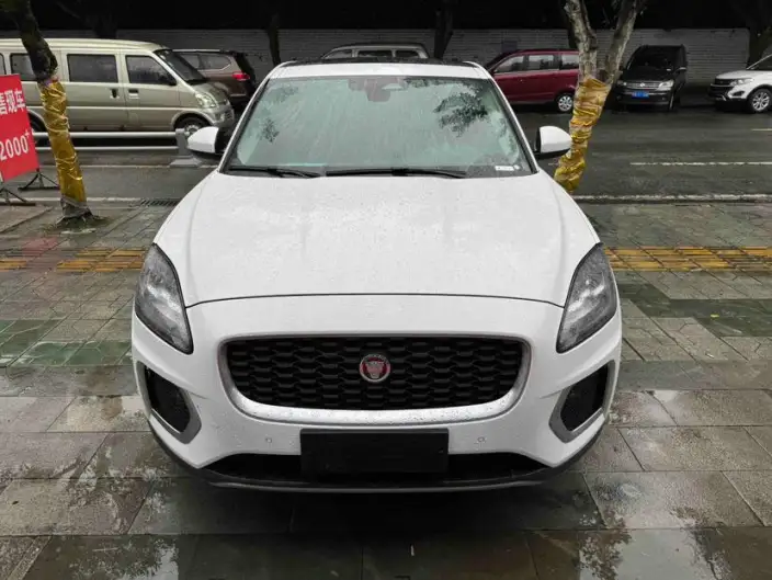 Jaguar E-PACE 2024 Model Youth Sports Edition R-DYNAMIC