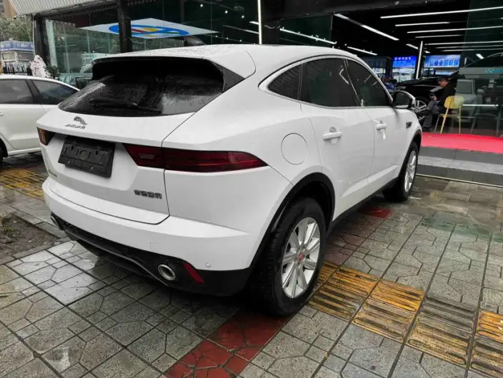 Jaguar E-PACE 2024 Model Youth Sports Edition R-DYNAMIC – фото 6
