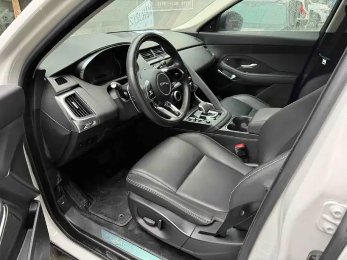 Jaguar E-PACE 2024 Model Youth Sports Edition R-DYNAMIC – фото 8