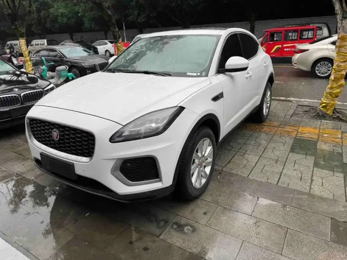 Jaguar E-PACE 2024 Model Youth Sports Edition R-DYNAMIC – фото 10