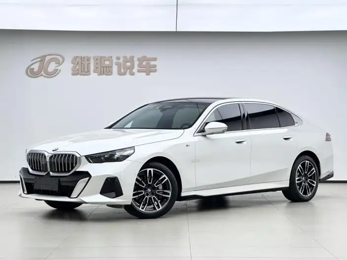 BMW 5 Series 2024 Model 530Li Leading Model M Sports Set – фото 1