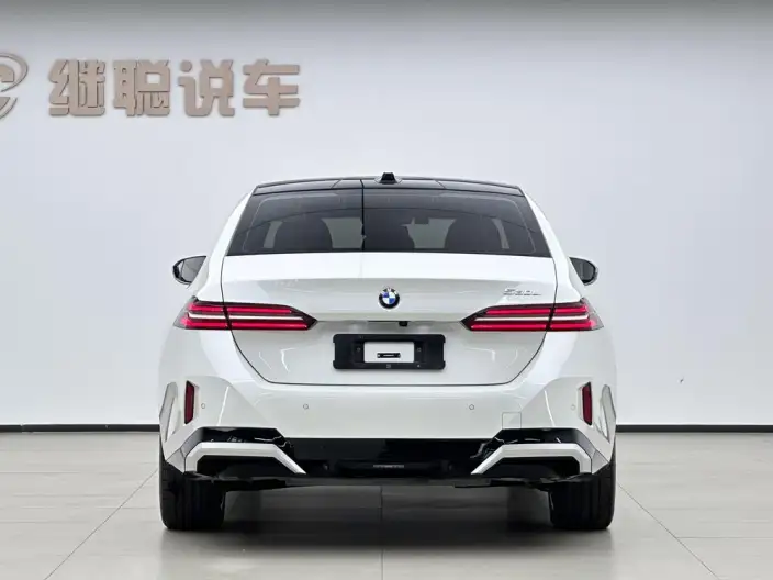 BMW 5 Series 2024 Model 530Li Leading Model M Sports Set – фото 4