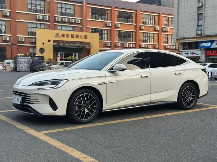 BYD Seal 07DM 2025 Model Smart Driving Edition DM-i 125KM Luxury Model – фото 1