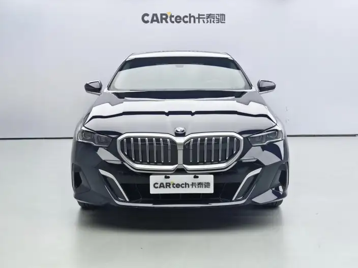 BMW 5 Series 2024 Model 530Li Exclusive Model M Sports Set – фото 2