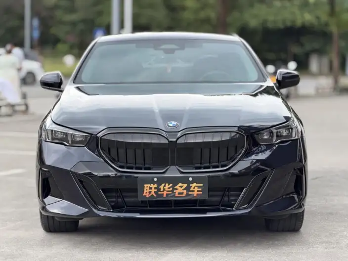 BMW 5 Series 2025 Model 525Li M Sports Set – фото 2