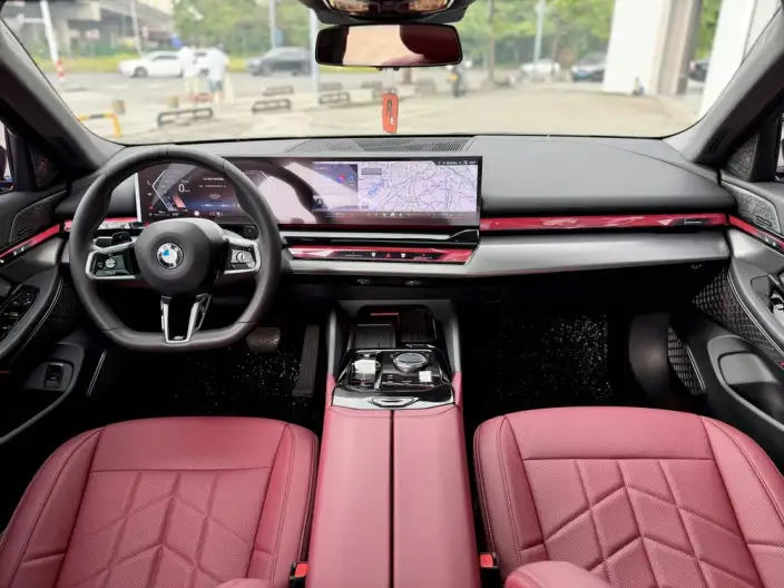 BMW 5 Series 2025 Model 525Li M Sports Set – фото 5