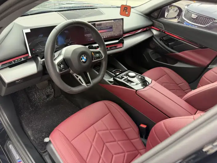 BMW 5 Series 2025 Model 525Li M Sports Set – фото 10