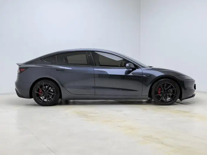 Model 3 2024 Model High performance All-wheel drive version – фото 8