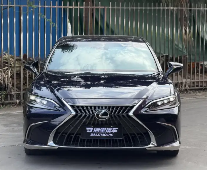Lexus ES 2022 Model 300h Premium – фото 2