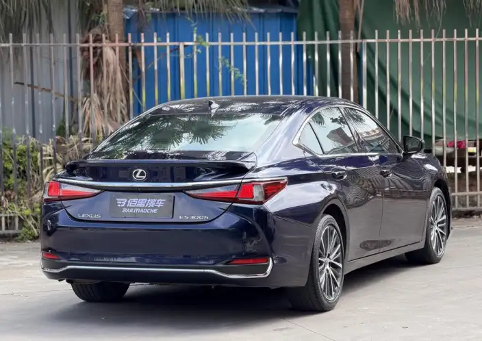 Lexus ES 2022 Model 300h Premium – фото 4