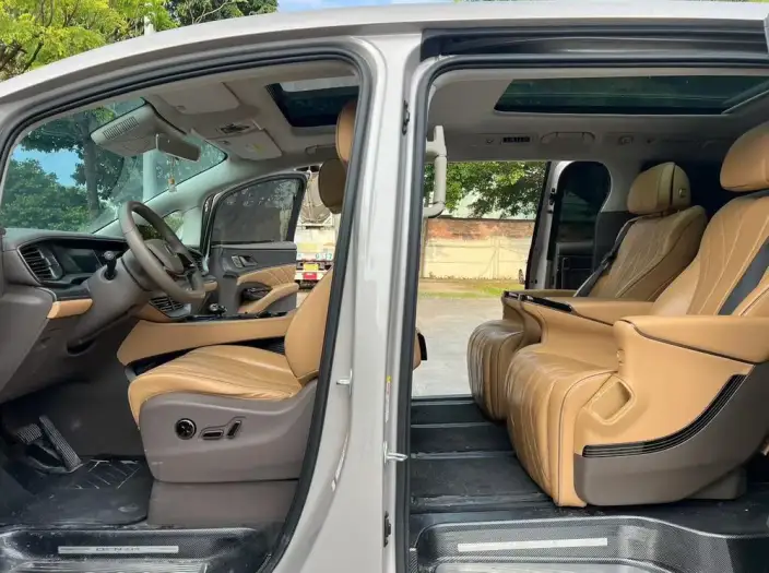 Denza D9 EV 2022 Model 620 Noble Model – фото 10