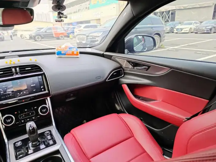 Jaguar XE L 2021 Model 2.0T 250PS R-DYNAMIC S Enterprising Sports Edition – фото 9