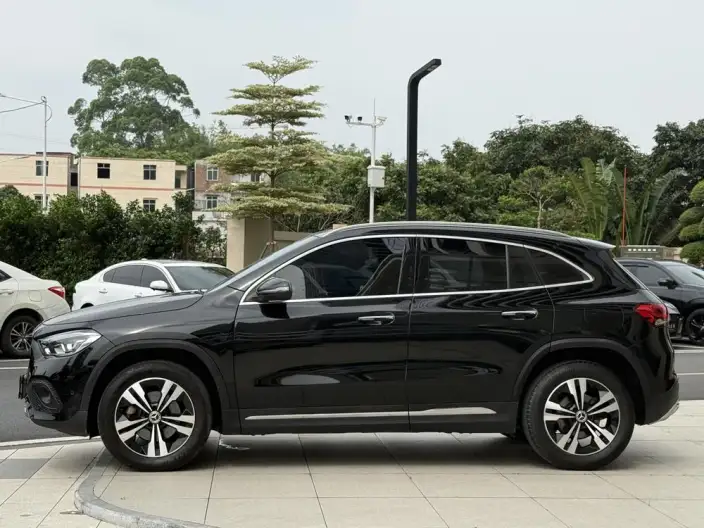 Mercedes-Benz GLA 2022 Model GLA 200 – фото 4