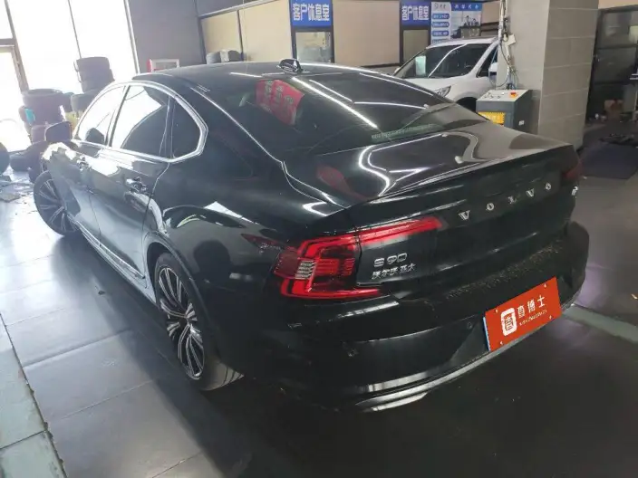 Volvo S90 2022 Model B5 Smart Elegance Deluxe Edition – фото 3