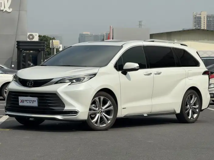 Toyota Sienna 2024 Model Hybrid 2.5L Supreme Edition – фото 1