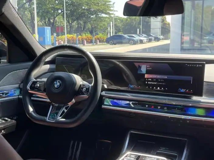 BMW i7 2023 Model eDrive50L Exclusive Model M Sports Set – фото 9