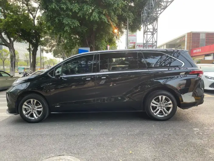 Toyota Sienna 2024 Model Hybrid 2.5L Comfort Edition – фото 4