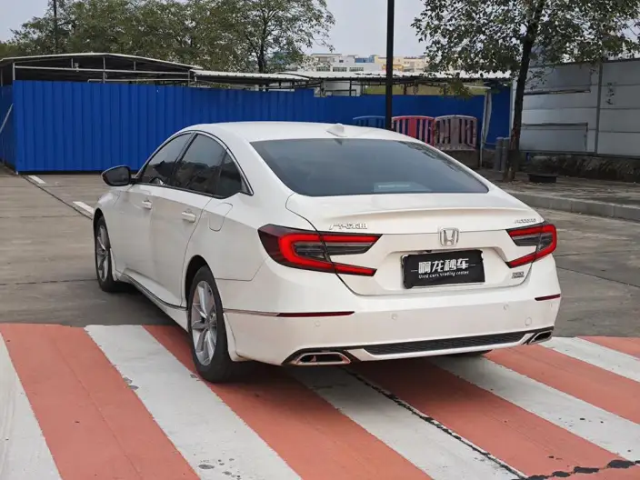 Honda Accord 2022 Model 260TURBO Deluxe Edition – фото 4