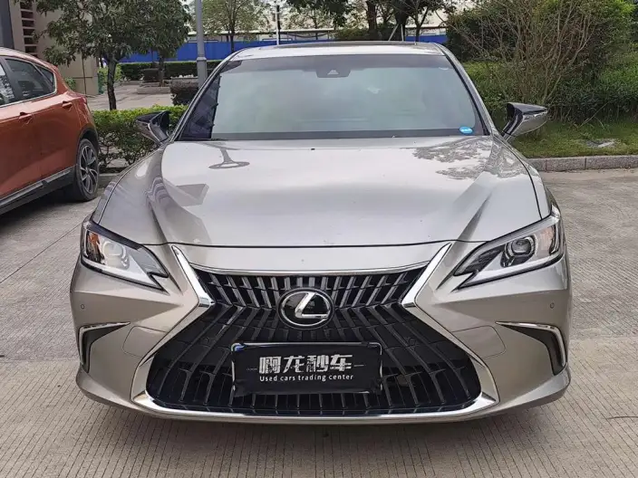 Lexus ES 2022 Model 200 Superior Edition – фото 2