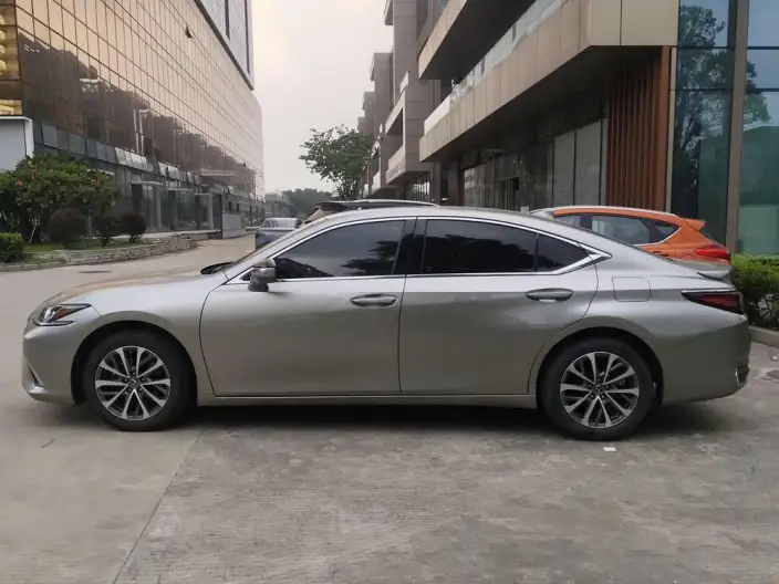 Lexus ES 2022 Model 200 Superior Edition – фото 3