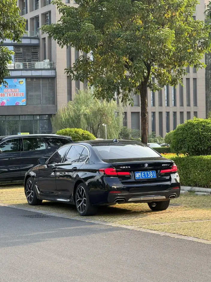 BMW 5 Series 2022 Model 530Li Exclusive Model M Sports Set – фото 4