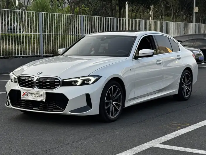 BMW 3 Series 2025 Model 325i M Sports Set – фото 1