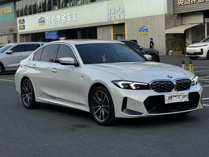 BMW 3 Series 2025 Model 325i M Sports Set – фото 3