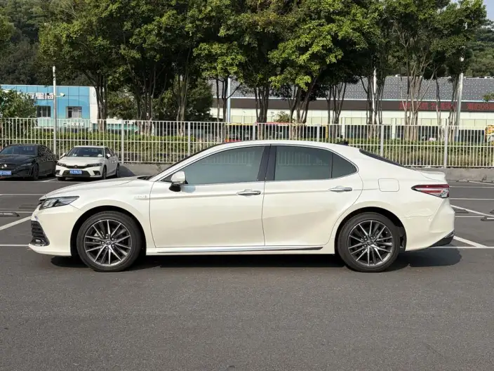 Toyota Camry 2023 Model Hybrid 2.5HG Deluxe Edition – фото 4