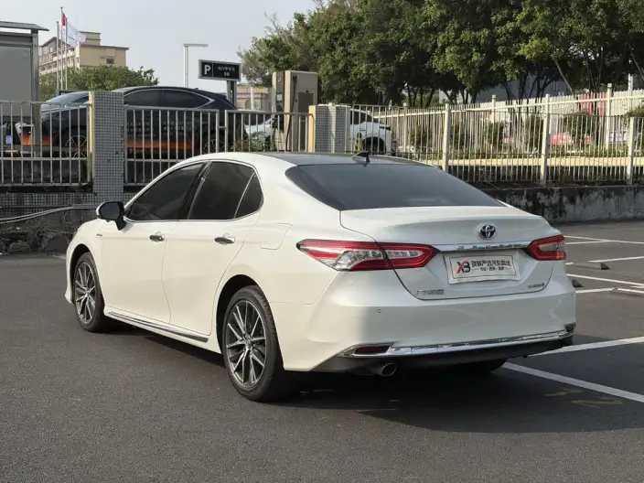 Toyota Camry 2023 Model Hybrid 2.5HG Deluxe Edition – фото 5
