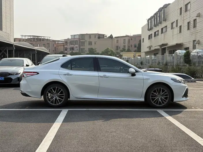 Toyota Camry 2023 Model Hybrid 2.5HG Deluxe Edition – фото 8